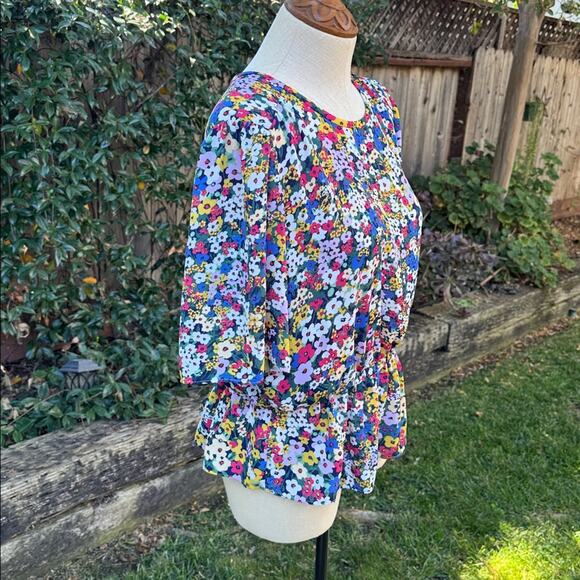Ann Taylor Vibrant Floral Blouse Women's Size Medium - Picture 3 of 10